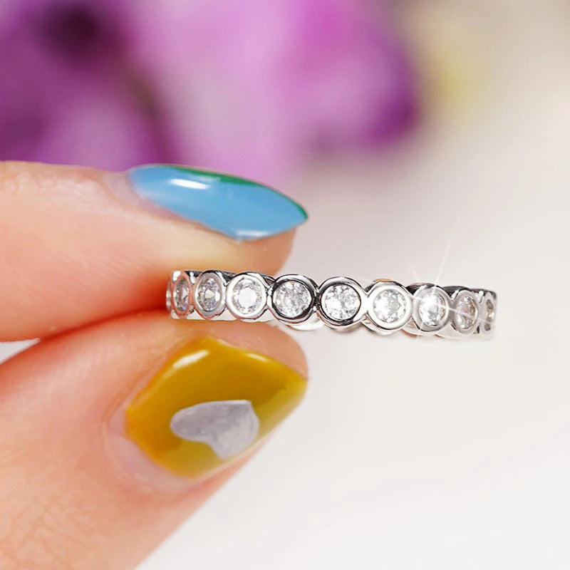 Huitan Exquisite Cubic Zirconia Rings for Women Full Paved Round CZ Silver Color Fashion Promise Rings Versatile Girls Jewelry