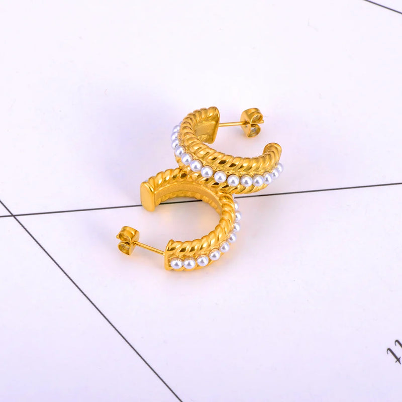 Lokaer New Elegant Imitation Pearls Stainless Steel 18K Plated Round Huggie Hoop Earrings Golden Charm Jewelry For Women E24072