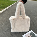 Designer Fluffy Plush Shoulder Bag Warm Faux Mongolian Fur HandBags for Women Brands Large Hobo  Shopper Heart Shaped Purses