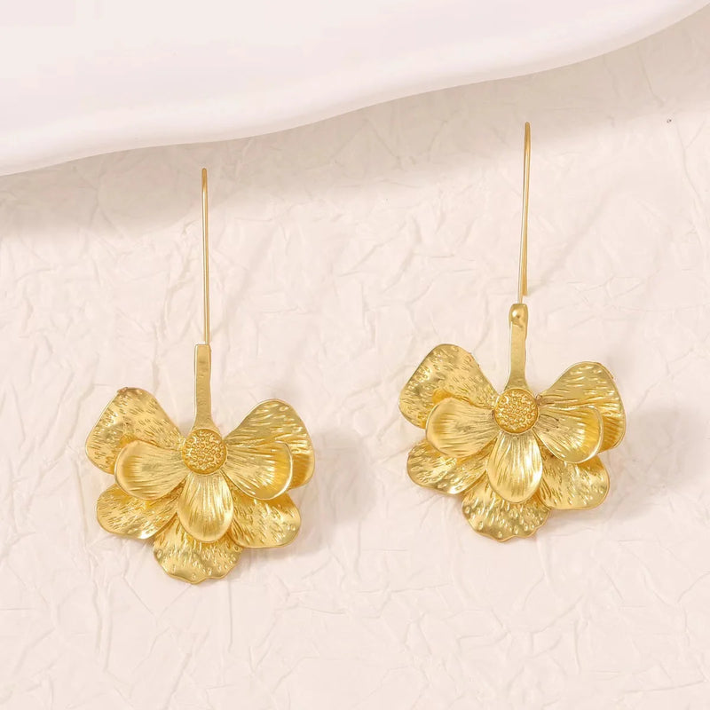 Gold Color Flower Earrings Palace Alloy Flower Women's Earrings Fashion Wedding Gift Accessories Wholesale