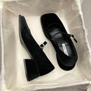 أحذية نسائية بكعب عالٍ 2023 جديدة للربيع والخريف بأزرار برأس مربع وكعب سميك من جلد الغزال وإبزيم ماري جين