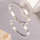 Unisex Minimalist Stainless Steel Bracelet for All Seasons Hot-Selling Personalized Design with One Heart and Diamond