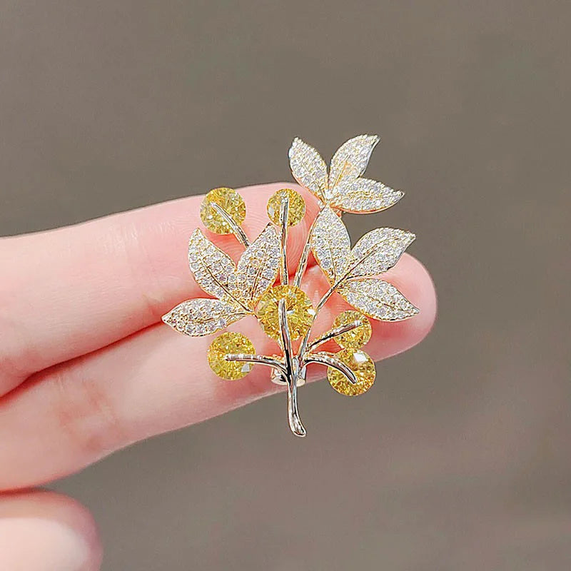 New Fashion Rhinestone Maple Leaf Brooches For Women Girls Yellow Crystal Stones Lucky Tree Lapel Pins Jewelry Accessories Gifts