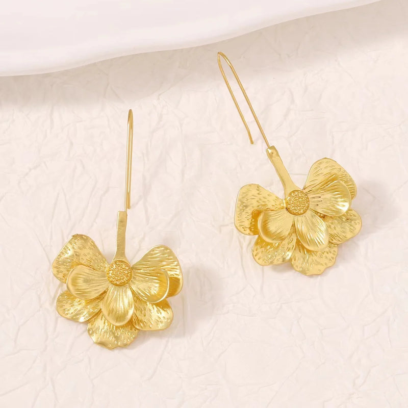 Gold Color Flower Earrings Palace Alloy Flower Women's Earrings Fashion Wedding Gift Accessories Wholesale