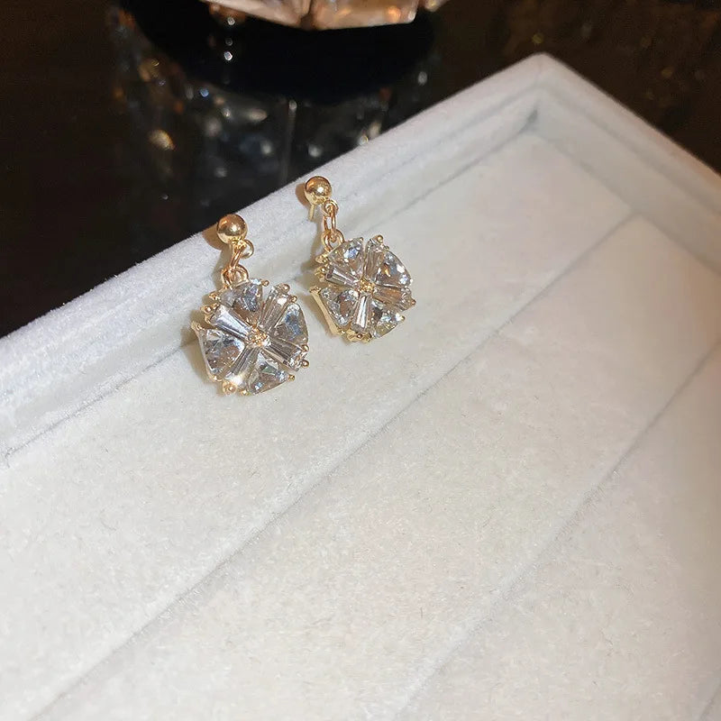 Exaggerated Luxury Crystal Flower Stud Earrings Women's Temperament Elegant Fashion Design Wedding Party Jewelry Valentine Gifts
