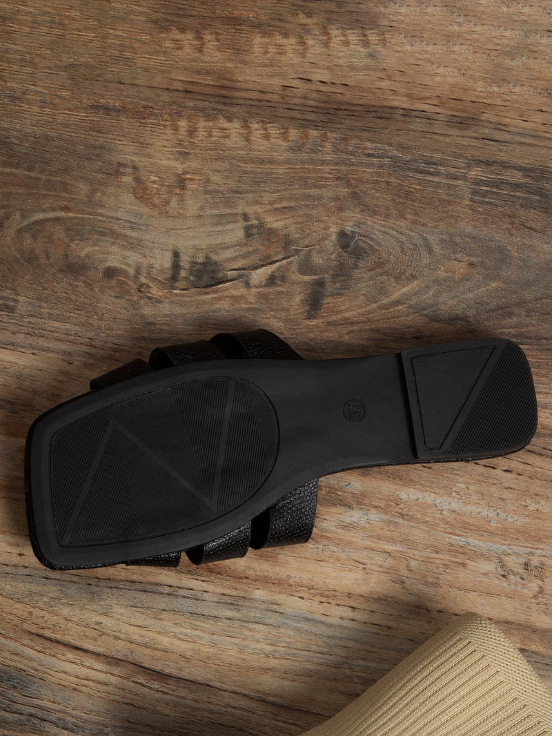 Black leather women's slippers with exposed heels, flat sandals, beach shoes, couple's shoes, casual shoes