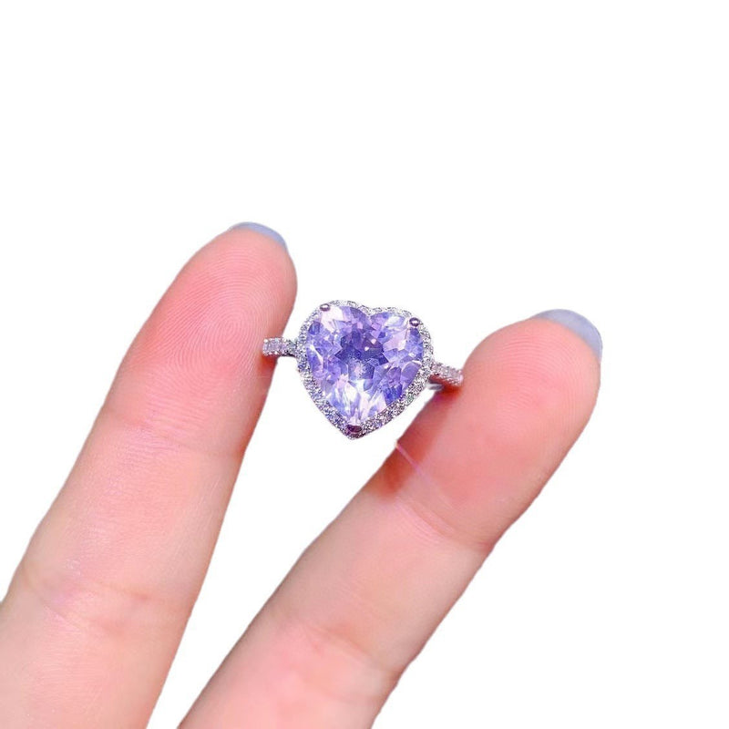 A light purple zircon ring