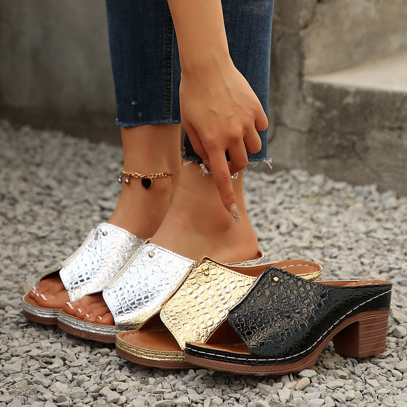 شبشب نسائي مفتوح من الأمام بمقاس كبير، صندل بكعب إسفيني