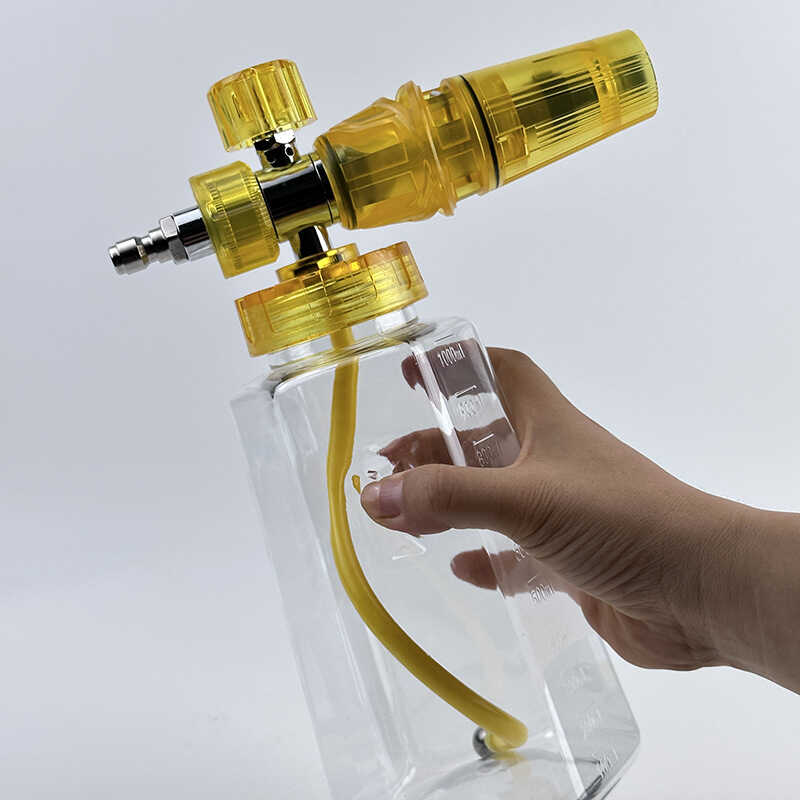 Household high-pressure water gun for cleaning the kettle