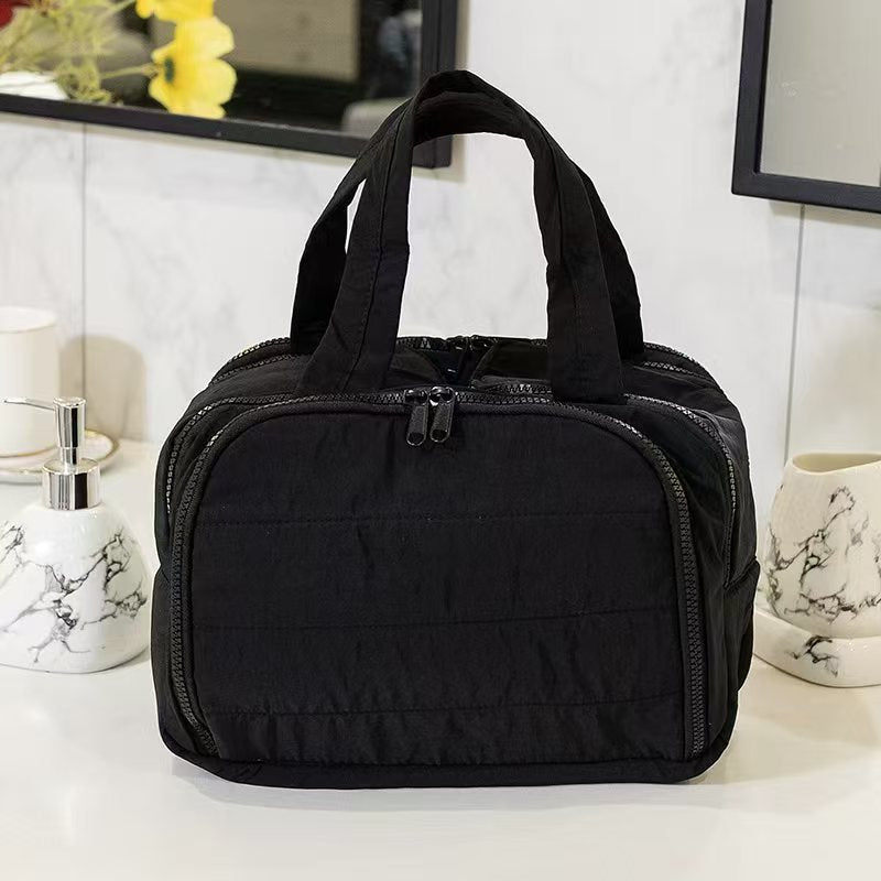 Fashionable and Simple Makeup Bag